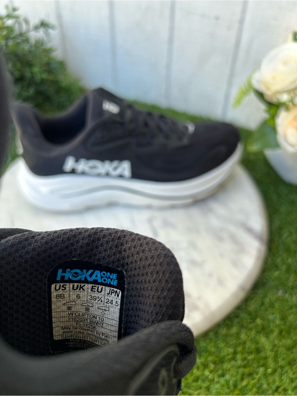 HOKA
Clifton 10 Road-Running black/white shoes Women size 8 gently used - Picture 14 of 15